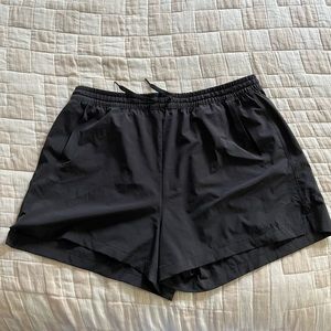 EUC outdoor voices doing things shorts